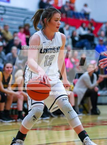 Thumbnail 3 in Era vs. Lindsay (UIL 2A Region II Bi-District) photogallery.