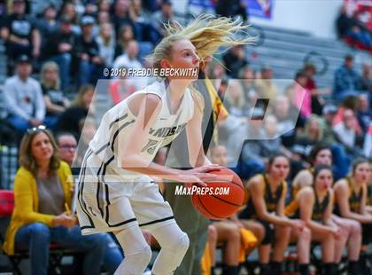 Thumbnail 1 in Era vs. Lindsay (UIL 2A Region II Bi-District) photogallery.