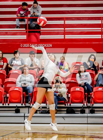 Thumbnail 2 in Perryton vs. Pampa photogallery.