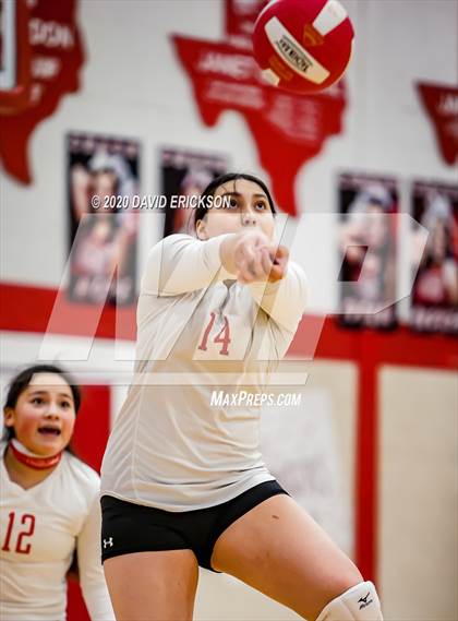 Thumbnail 1 in Perryton vs. Pampa photogallery.
