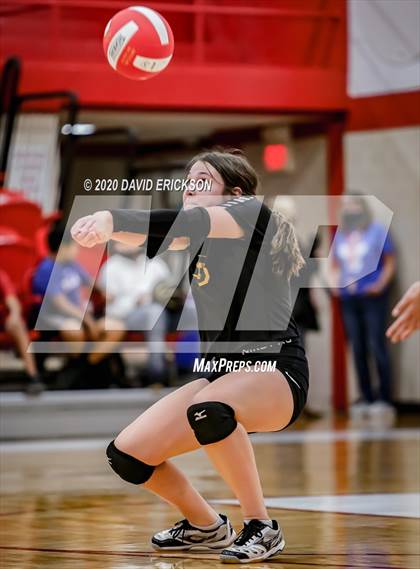 Thumbnail 1 in Perryton vs. Pampa photogallery.