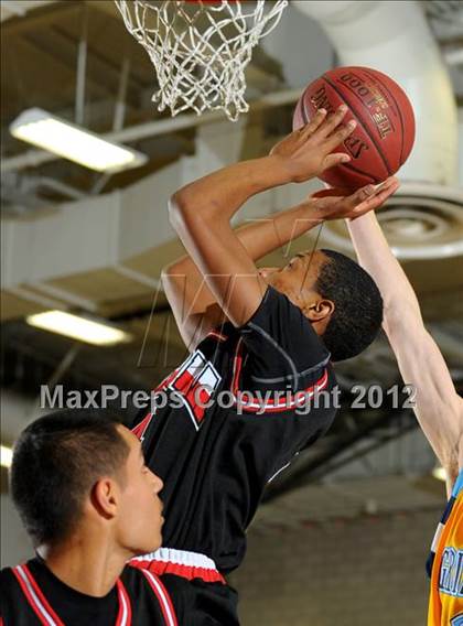 Thumbnail 3 in Pomona vs Los Osos (I Have A Dream Classic) photogallery.