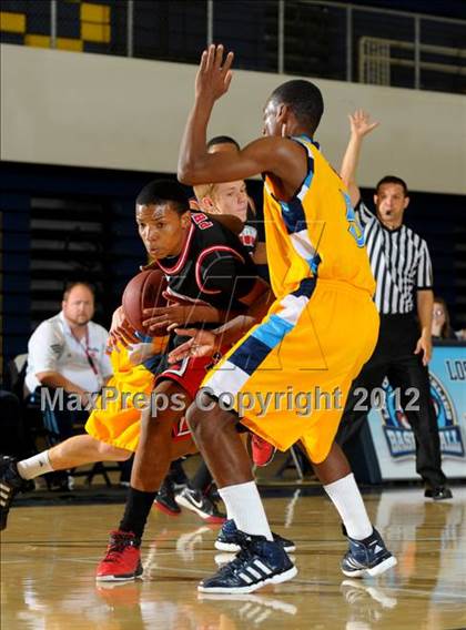 Thumbnail 3 in Pomona vs Los Osos (I Have A Dream Classic) photogallery.