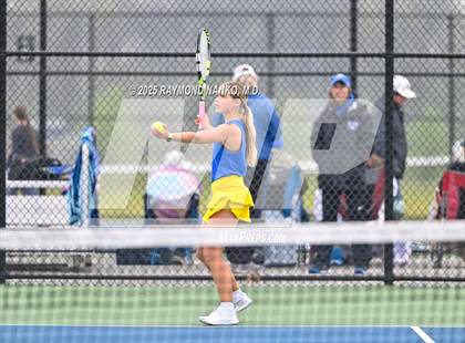 Thumbnail 3 in Greenfield-Central vs Hamilton Southeastern (Delta Invitational)  photogallery.