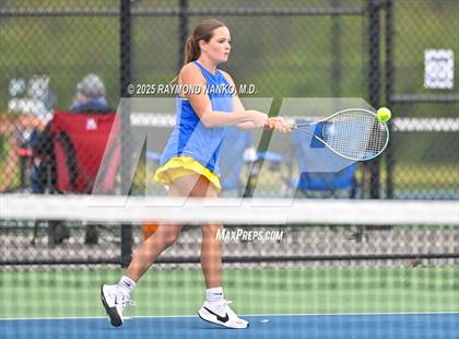 Thumbnail 3 in Greenfield-Central vs Hamilton Southeastern (Delta Invitational)  photogallery.