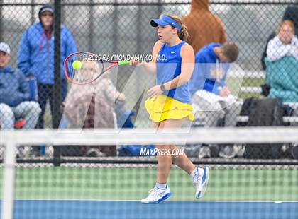 Thumbnail 3 in Greenfield-Central vs Hamilton Southeastern (Delta Invitational)  photogallery.