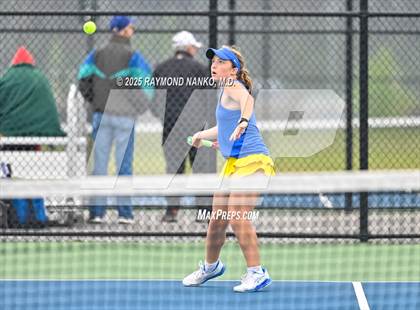 Thumbnail 3 in Greenfield-Central vs Hamilton Southeastern (Delta Invitational)  photogallery.