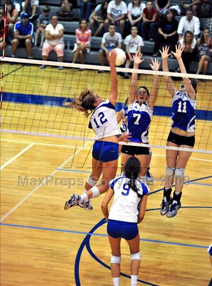 Thumbnail 2 in East Lake vs. Lake Worth Christian photogallery.