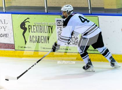 Thumbnail 3 in Pascack Valley @ Montville photogallery.