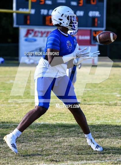 Thumbnail 2 in St. Pauls @ Washington (NCHSAA 2AA Eastern Regional) photogallery.