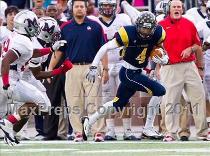 Thumbnail 1 in La Marque vs Manvel (4A Div 2 Region 3 Quarterfinal) photogallery.
