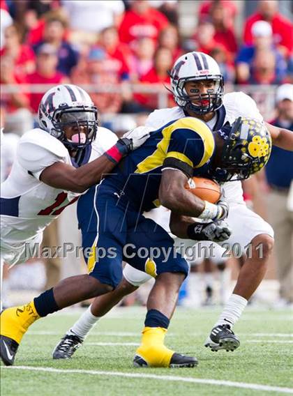 Thumbnail 3 in La Marque vs Manvel (4A Div 2 Region 3 Quarterfinal) photogallery.