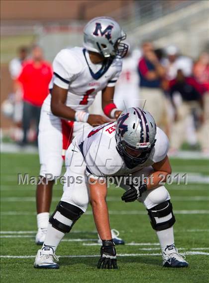 Thumbnail 1 in La Marque vs Manvel (4A Div 2 Region 3 Quarterfinal) photogallery.