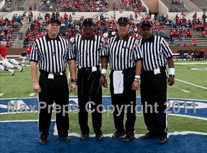Thumbnail 1 in La Marque vs Manvel (4A Div 2 Region 3 Quarterfinal) photogallery.