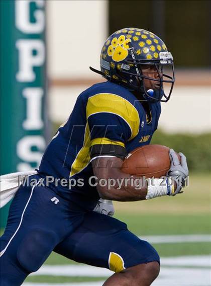 Thumbnail 3 in La Marque vs Manvel (4A Div 2 Region 3 Quarterfinal) photogallery.