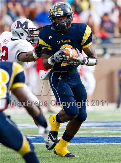 Thumbnail 2 in La Marque vs Manvel (4A Div 2 Region 3 Quarterfinal) photogallery.