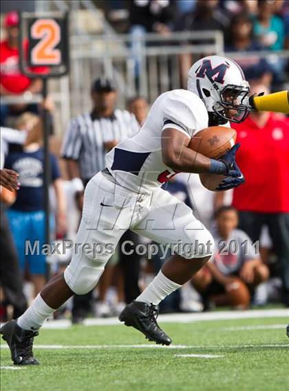 Thumbnail 3 in La Marque vs Manvel (4A Div 2 Region 3 Quarterfinal) photogallery.