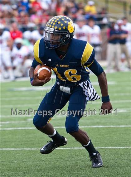 Thumbnail 2 in La Marque vs Manvel (4A Div 2 Region 3 Quarterfinal) photogallery.