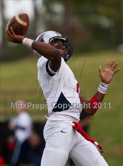 Thumbnail 2 in La Marque vs Manvel (4A Div 2 Region 3 Quarterfinal) photogallery.