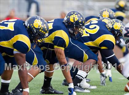 Thumbnail 3 in La Marque vs Manvel (4A Div 2 Region 3 Quarterfinal) photogallery.