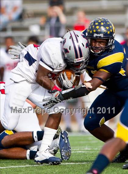 Thumbnail 1 in La Marque vs Manvel (4A Div 2 Region 3 Quarterfinal) photogallery.