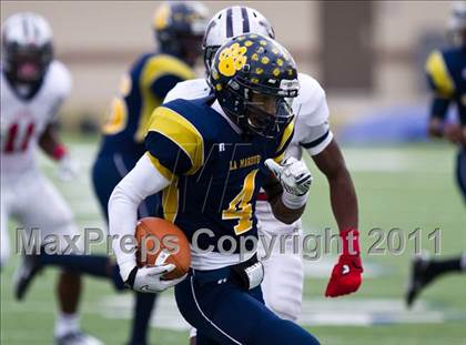 Thumbnail 2 in La Marque vs Manvel (4A Div 2 Region 3 Quarterfinal) photogallery.