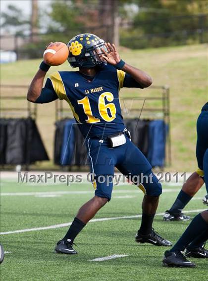 Thumbnail 1 in La Marque vs Manvel (4A Div 2 Region 3 Quarterfinal) photogallery.
