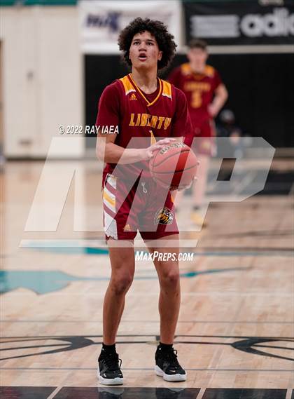 Thumbnail 2 in Liberty vs. Davis (Simply Basketball Showcase) photogallery.