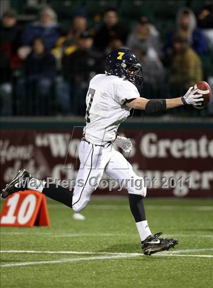 Thumbnail 3 in Victor vs. Aquinas Institute (Section 5 Class A Final) photogallery.