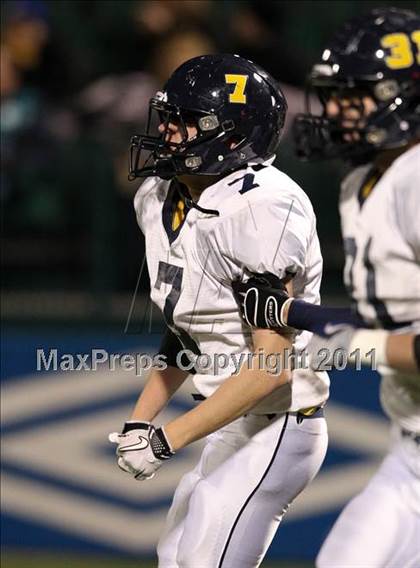 Thumbnail 1 in Victor vs. Aquinas Institute (Section 5 Class A Final) photogallery.