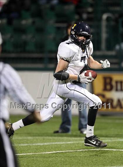 Thumbnail 2 in Victor vs. Aquinas Institute (Section 5 Class A Final) photogallery.