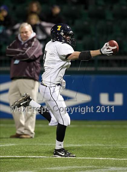 Thumbnail 2 in Victor vs. Aquinas Institute (Section 5 Class A Final) photogallery.