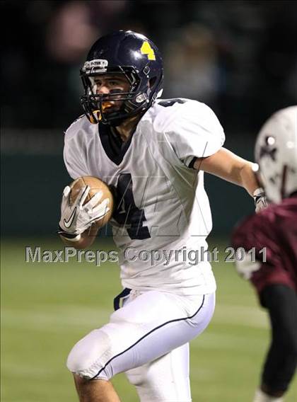 Thumbnail 3 in Victor vs. Aquinas Institute (Section 5 Class A Final) photogallery.