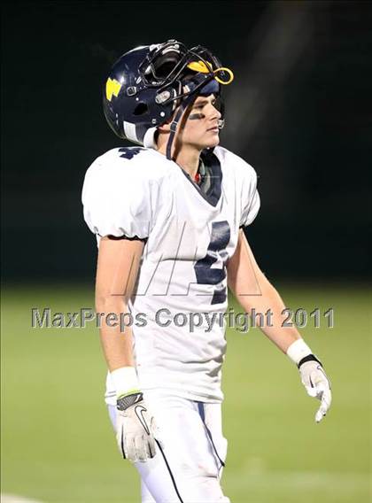 Thumbnail 3 in Victor vs. Aquinas Institute (Section 5 Class A Final) photogallery.