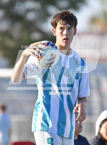 Thumbnail 3 in Cheyenne vs Sky Pointe (3A Southern Region Playoffs Quarterfinals) photogallery.