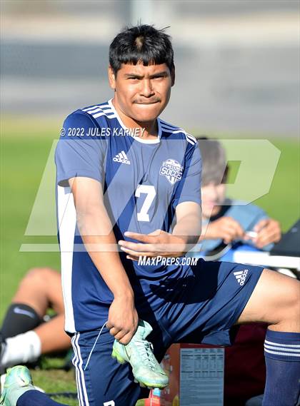 Thumbnail 3 in Cheyenne vs Sky Pointe (3A Southern Region Playoffs Quarterfinals) photogallery.