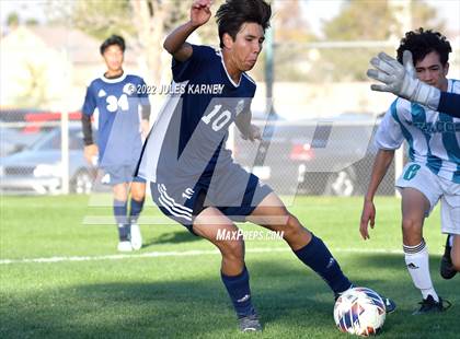 Thumbnail 1 in Cheyenne vs Sky Pointe (3A Southern Region Playoffs Quarterfinals) photogallery.
