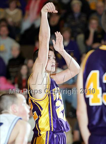 Thumbnail 3 in Auburn vs. Williamsville (Sangamon County Tourney Semi-final) photogallery.