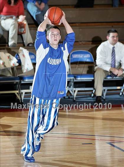Thumbnail 3 in Auburn vs. Williamsville (Sangamon County Tourney Semi-final) photogallery.