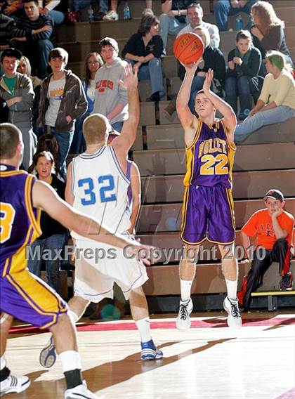 Thumbnail 2 in Auburn vs. Williamsville (Sangamon County Tourney Semi-final) photogallery.