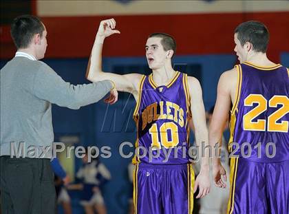 Thumbnail 1 in Auburn vs. Williamsville (Sangamon County Tourney Semi-final) photogallery.