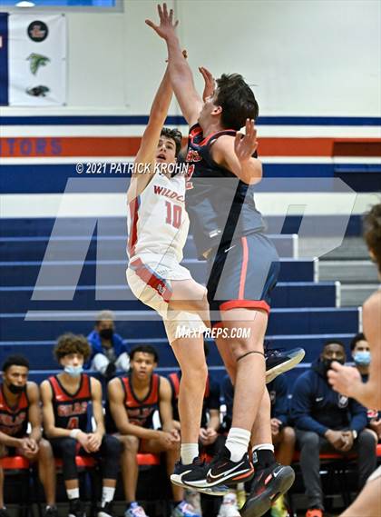 Thumbnail 1 in Silas vs Eastmont (T-Town Throwdown) photogallery.