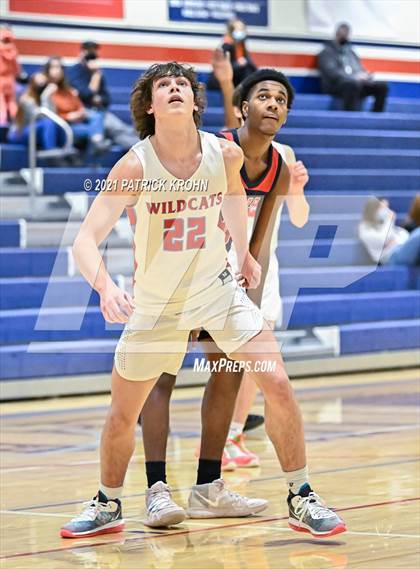 Thumbnail 2 in Silas vs Eastmont (T-Town Throwdown) photogallery.