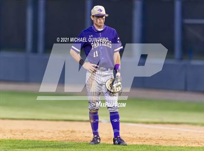 Thumbnail 1 in Calallen vs. Navarro (UIL 4A Regional Semifinal) photogallery.