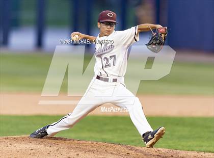 Thumbnail 3 in Calallen vs. Navarro (UIL 4A Regional Semifinal) photogallery.