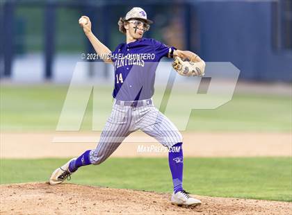 Thumbnail 1 in Calallen vs. Navarro (UIL 4A Regional Semifinal) photogallery.