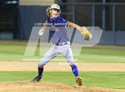 Thumbnail 1 in Calallen vs. Navarro (UIL 4A Regional Semifinal) photogallery.