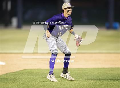Thumbnail 3 in Calallen vs. Navarro (UIL 4A Regional Semifinal) photogallery.