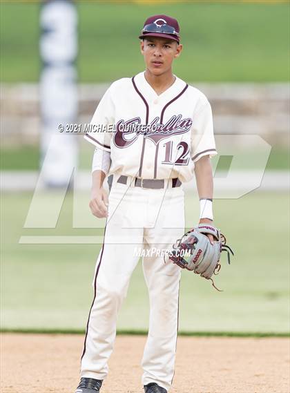 Thumbnail 2 in Calallen vs. Navarro (UIL 4A Regional Semifinal) photogallery.