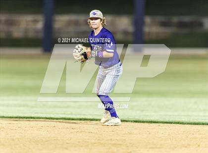 Thumbnail 1 in Calallen vs. Navarro (UIL 4A Regional Semifinal) photogallery.